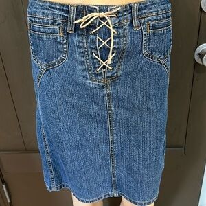 Vintage GASOLINE midi denim skirt NWOT condition! Exposed front lacing/pockets❤️